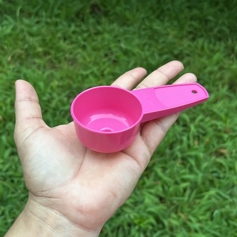 TUPPERWARE LITTLE FUNNEL